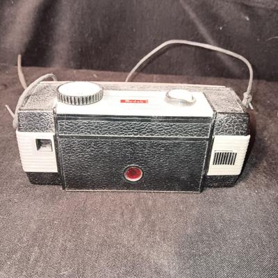 KODAK BROWNIE SUPER 27 CAMERA