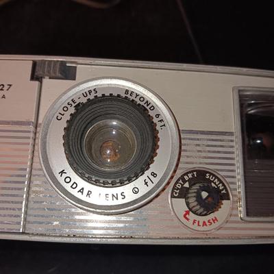 KODAK BROWNIE SUPER 27 CAMERA