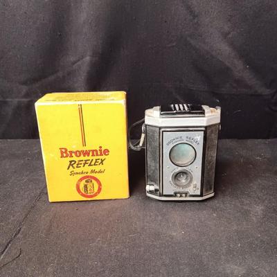 KODAK BROWNIE REFLEX SYNCHRO MODEL WITH FLASH CAMERA