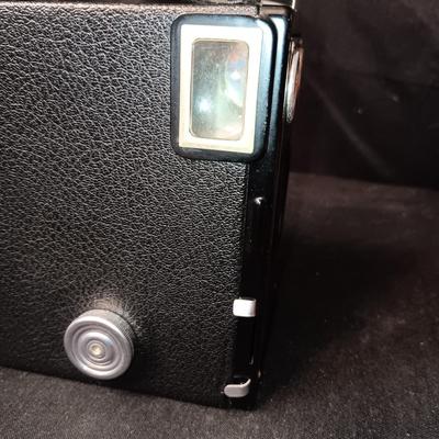KODAK ART DECO TARGET BROWNIE SIX-16 CAMERA