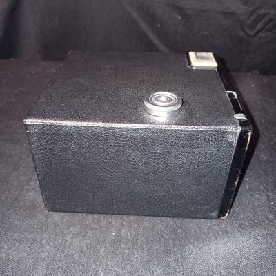 KODAK ART DECO TARGET BROWNIE SIX-16 CAMERA
