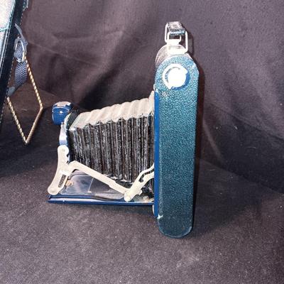 NO IA POCKET KODAK JR CAMERA WITH CASE