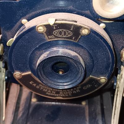 NO IA POCKET KODAK JR CAMERA WITH CASE
