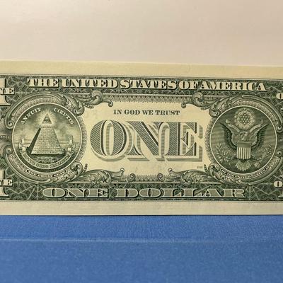 SERIES 2006 ***STAR*** FRN UNCIRCULATED CONDITION F05043789* AS PICTURED. FREE DOMESTIC SHIPPING.