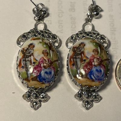 Vintage French Limoges Transferware Dangling Fashion Earrings in VG Preowned Condition. FREE DOMESTIC SHIPPING.