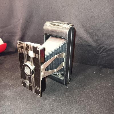 ART DECO JIFFY KODAK SIX-16 FOLDING CAMERA WITH BOX