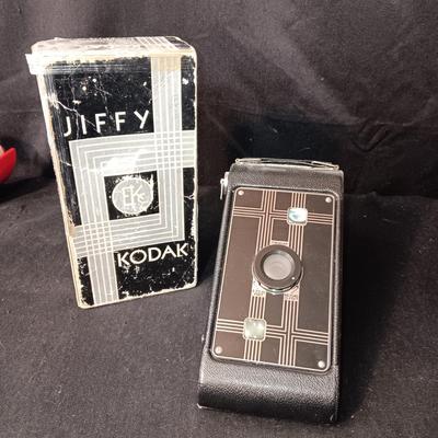 ART DECO JIFFY KODAK SIX-16 FOLDING CAMERA WITH BOX