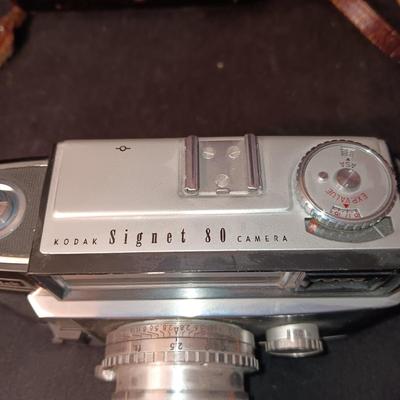 KODAK SIGNET 80 35mm CAMERA WITH LEATHER CASE