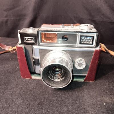 KODAK SIGNET 80 35mm CAMERA WITH LEATHER CASE