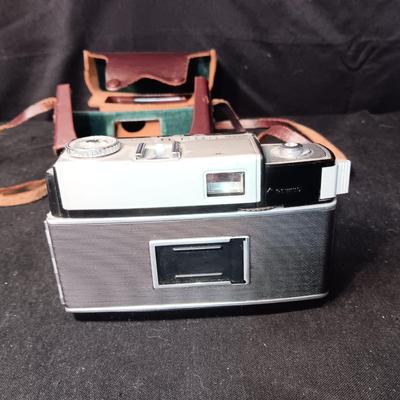 KODAK SIGNET 80 35mm CAMERA WITH LEATHER CASE