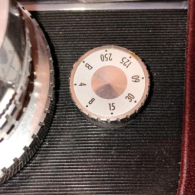 KODAK SIGNET 80 35mm CAMERA WITH LEATHER CASE