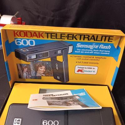1970'S KODAK TELE-EKTRALITE 600 CAMERA WITH BOX