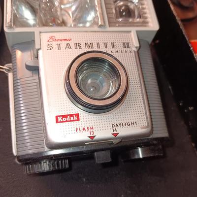 KODAK BROWNIE STARMITE II CAMERA WITH BOX
