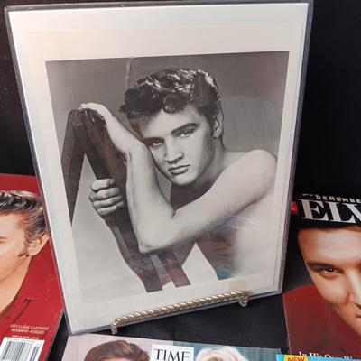 ELVIS MAGAZINES, TV GUIDES AND PICTURES