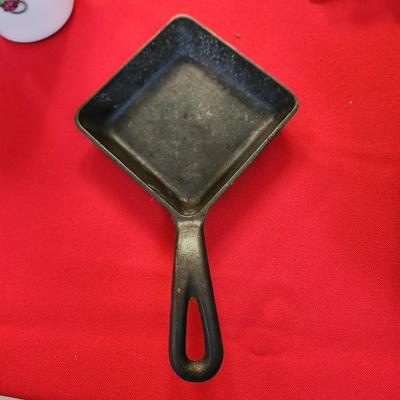 Vintage Griswold Cast Iron Square Egg Skillet 129