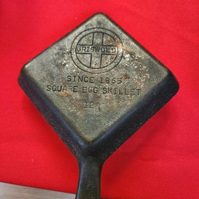Vintage Griswold Cast Iron Square Egg Skillet 129
