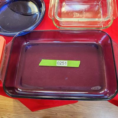 Pyrex Glass Bowls Pie dishes Casseroles