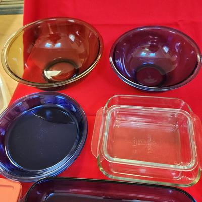 Pyrex Glass Bowls Pie dishes Casseroles