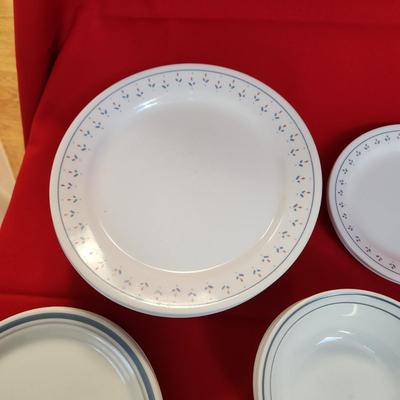 Large Collection of Corning Corelle Plates & Bowls Many Patterns on the Dinner Plates