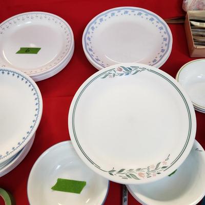 Large Collection of Corning Corelle Plates & Bowls Many Patterns on the Dinner Plates