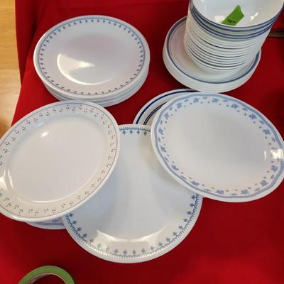 Large Collection of Corning Corelle Plates & Bowls Many Patterns on the Dinner Plates
