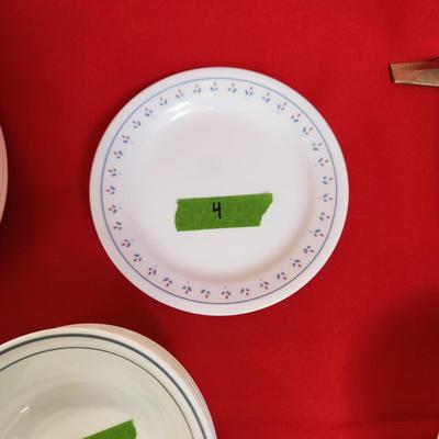 Large Collection of Corning Corelle Plates & Bowls Many Patterns on the Dinner Plates