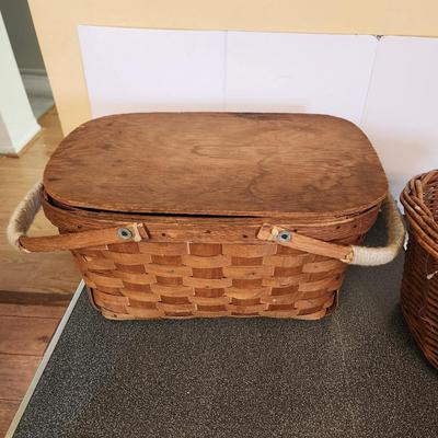 lot of 3 Baskets Picnic, Bicycle, Wood Handle