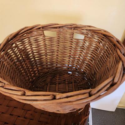 lot of 3 Baskets Picnic, Bicycle, Wood Handle