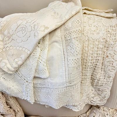 Big Lot Vintage Lace, Linens, Tattings (1 of 2)