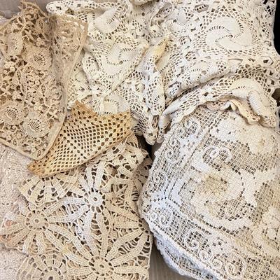Big Lot Vintage Lace, Linens, Tattings (1 of 2)