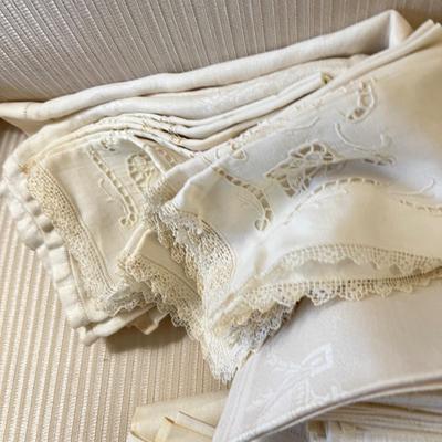 Big Lot Vintage Lace, Linens, Tattings (2 of 2)