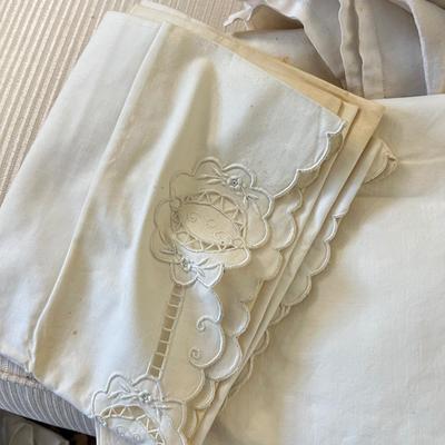 Big Lot Vintage Lace, Linens, Tattings (2 of 2)