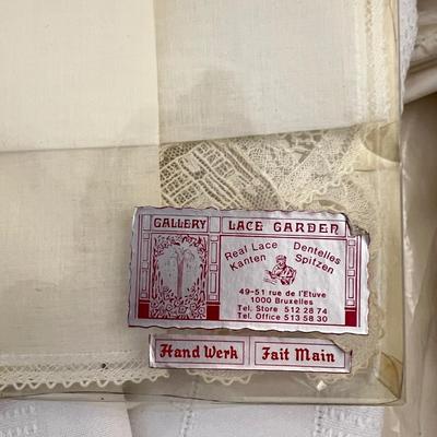 Big Lot Vintage Lace, Linens, Tattings (2 of 2)