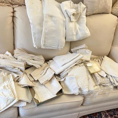 Big Lot Vintage Lace, Linens, Tattings (2 of 2)