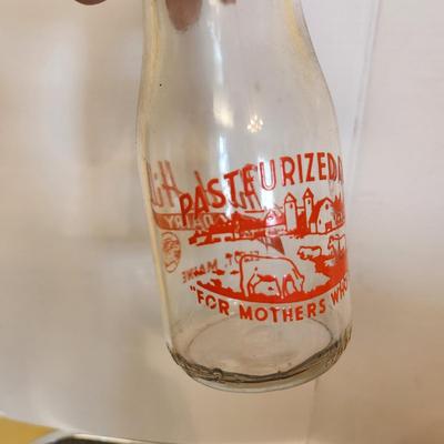Third Hill Farm Dairy Eliot Maine 1/2 Pint Milk Bottle For Mothers Who Care