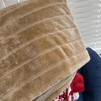 Lot of Blankets, Comforters