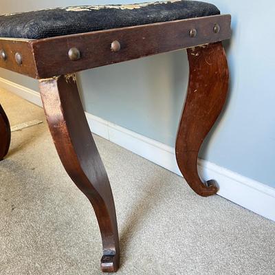 Vintage Hiawatha Heirloom Needlepoint Top Bench