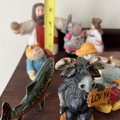 Kitch Carved Wood Ceramic Figurines Collectibles Lot