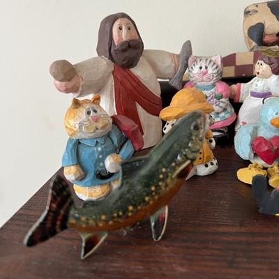 Kitch Carved Wood Ceramic Figurines Collectibles Lot