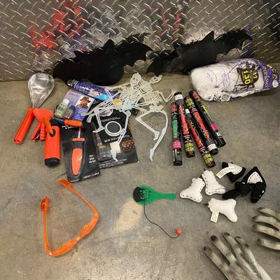 Halloween Decor and More!! (1050B-BM)