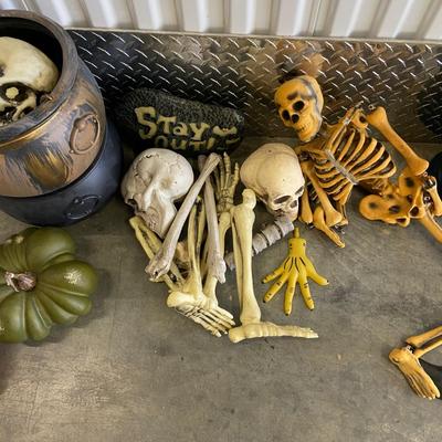 Halloween Decor and More!! (1050B-BM)