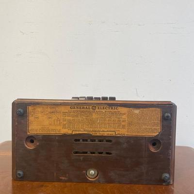 Vintage 1938 General Electric GD-60 Wood Tube Table Radio Professionally Restored & Works