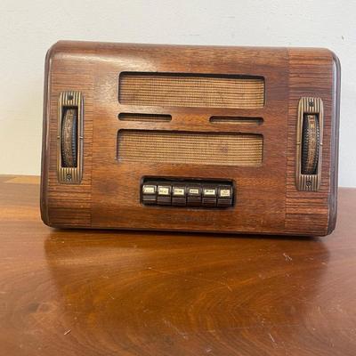 Vintage 1938 General Electric GD-60 Wood Tube Table Radio Professionally Restored & Works