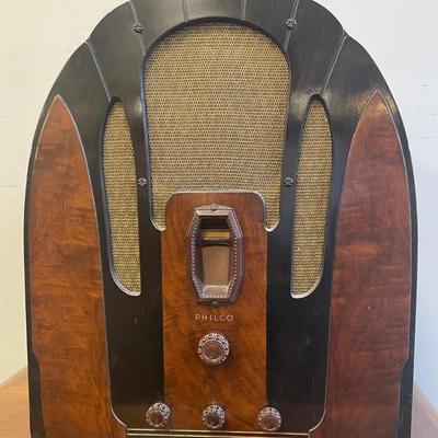 1930s PHILCO CATHEDRAL RADIO/ Professionally Restored & Works