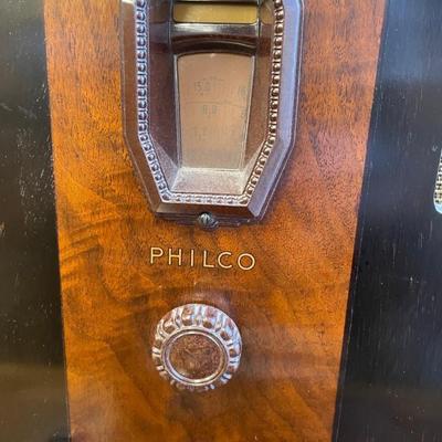 1930s PHILCO CATHEDRAL RADIO/ Professionally Restored & Works