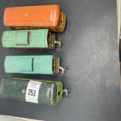 Lionel 2 Passenger Cars 2 Cabooses