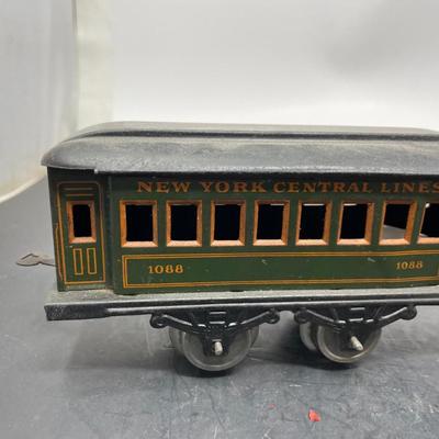 German Tinplate Clockwork Engine & Passenger Cars