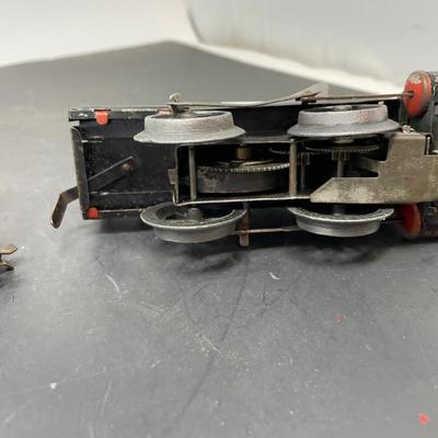 German Tinplate Clockwork Engine & Passenger Cars