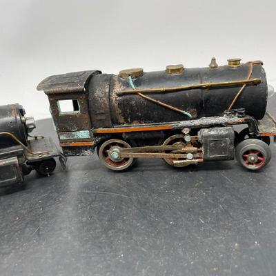 2 Lionel Engines & Tender