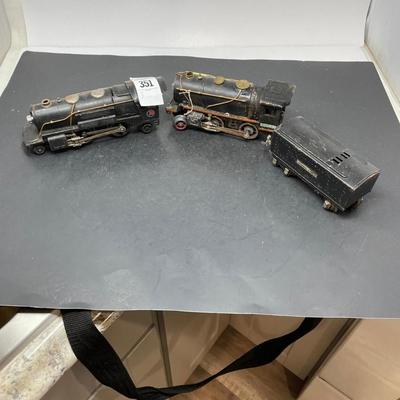 2 Lionel Engines & Tender